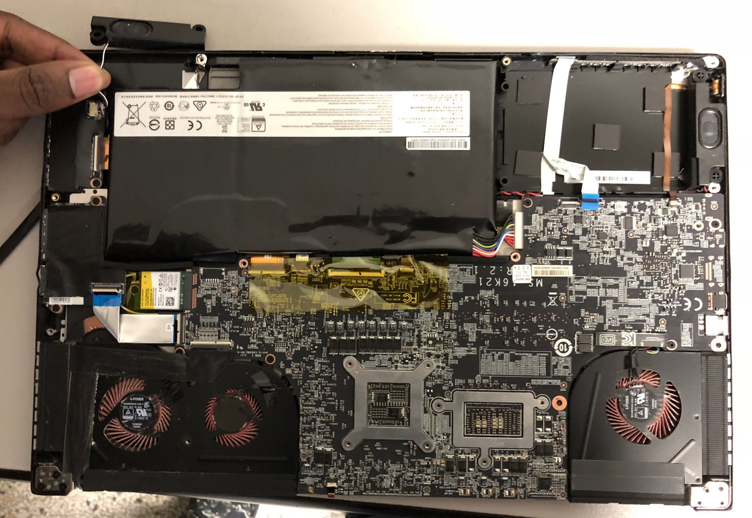 How to replace and fix MSI GS63 GS63VR MS16K3 40pin LED  K1N-3040100-H39  LCD Cable (MSI GS63VR 6RF Stealth Pro)